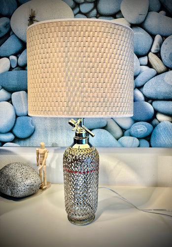 Siphonflasche mit Gitternetz hell